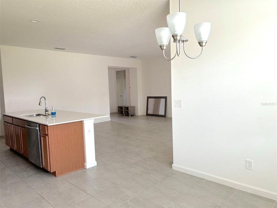 For Rent: $2,100 (3 beds, 2 baths, 1535 Square Feet)