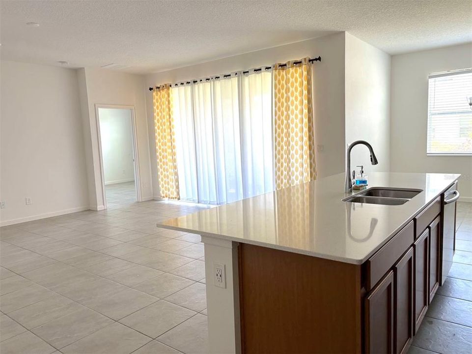 For Rent: $2,100 (3 beds, 2 baths, 1535 Square Feet)