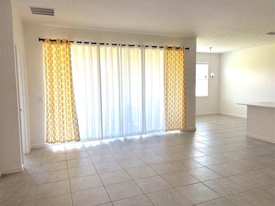 For Rent: $2,100 (3 beds, 2 baths, 1535 Square Feet)