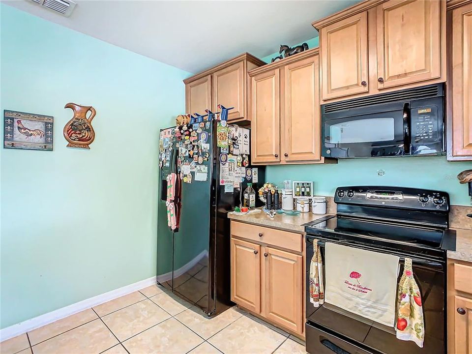 For Sale: $380,000 (4 beds, 2 baths, 1887 Square Feet)