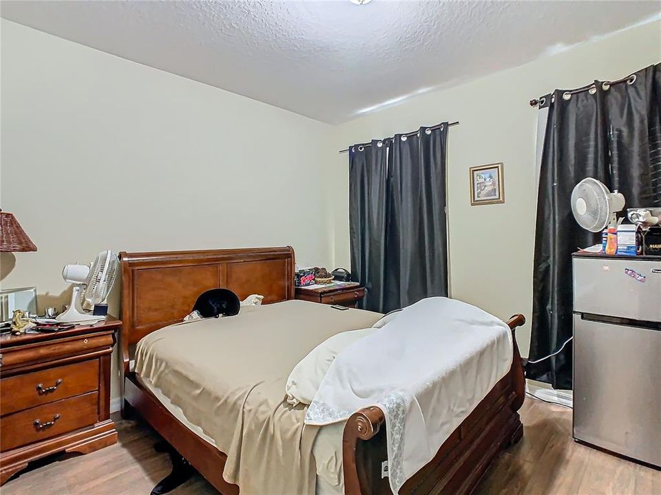 For Sale: $380,000 (4 beds, 2 baths, 1887 Square Feet)