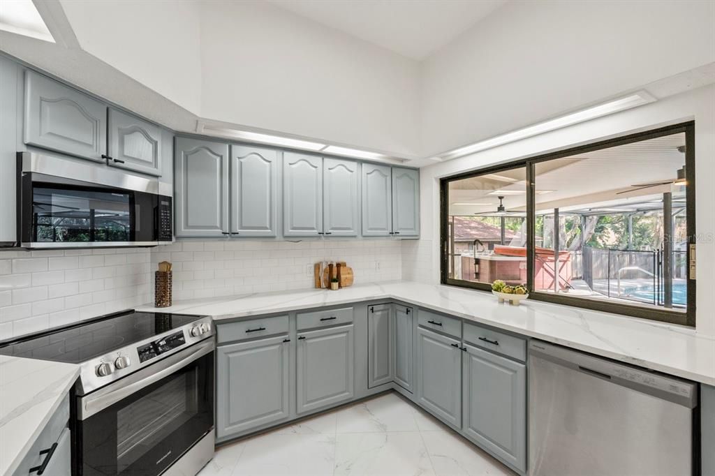 For Sale: $625,000 (5 beds, 2 baths, 2860 Square Feet)