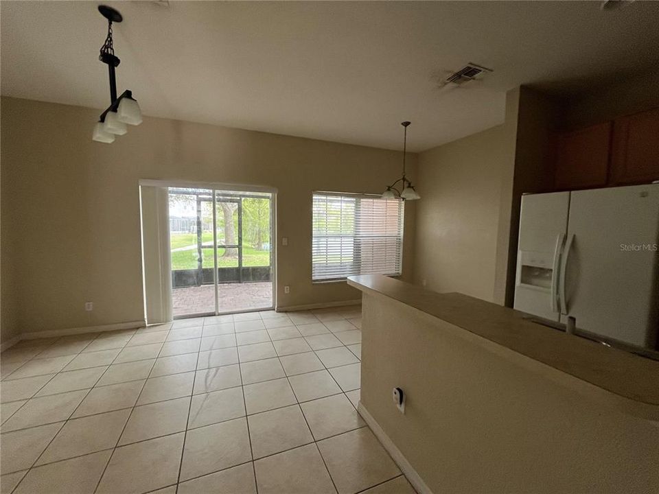 For Rent: $2,195 (4 beds, 2 baths, 1400 Square Feet)