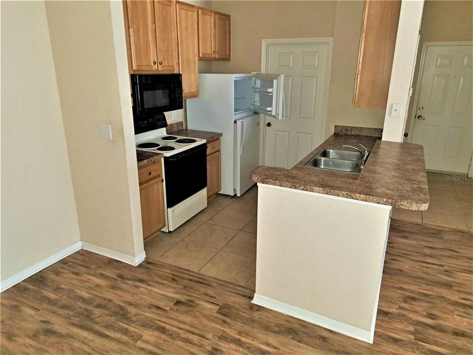 For Rent: $1,600 (2 beds, 2 baths, 1045 Square Feet)