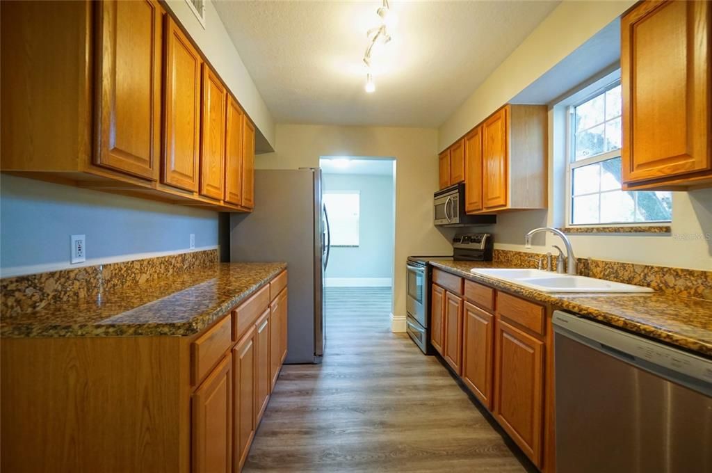 For Rent: $3,000 (3 beds, 2 baths, 1614 Square Feet)