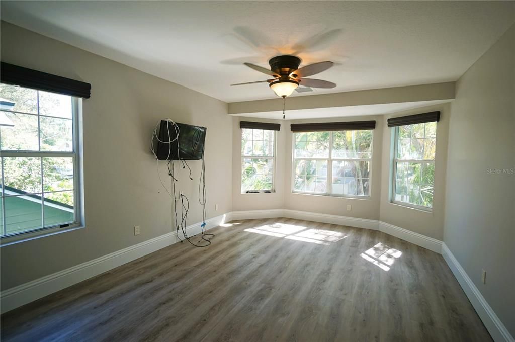 For Rent: $3,000 (3 beds, 2 baths, 1614 Square Feet)