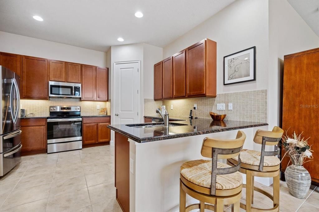 For Sale: $399,900 (2 beds, 2 baths, 1582 Square Feet)