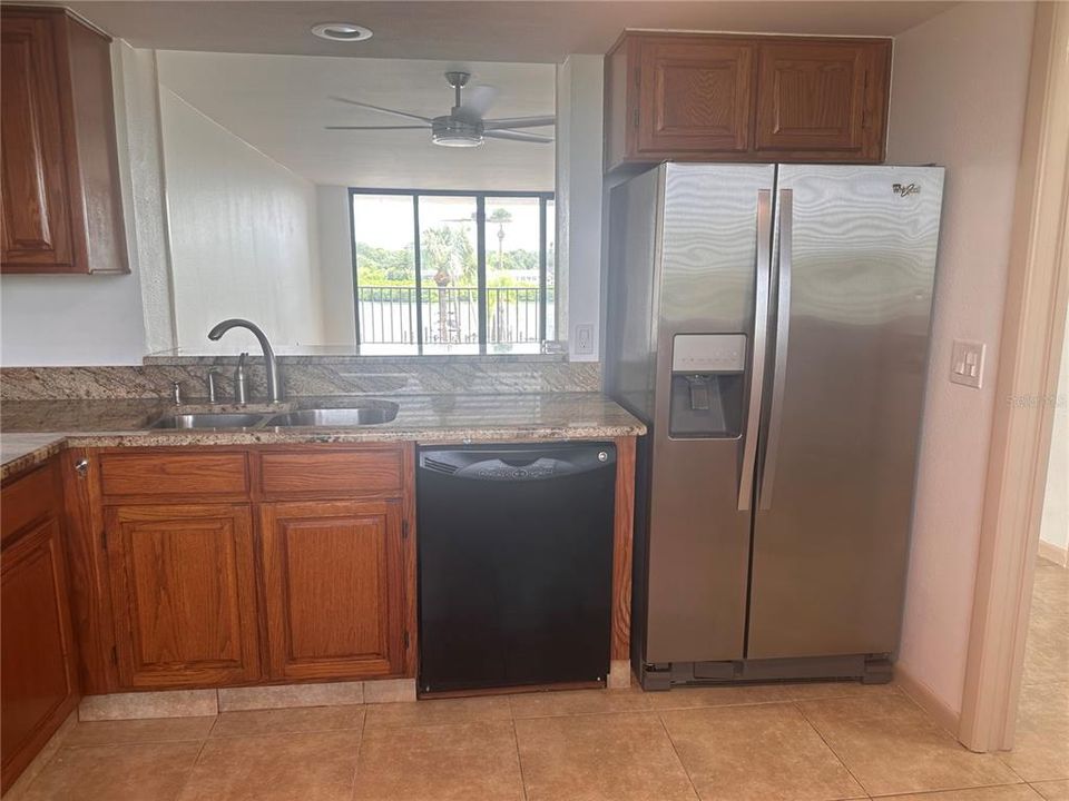 For Rent: $3,200 (2 beds, 2 baths, 1265 Square Feet)