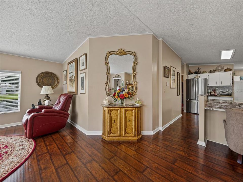 For Sale: $299,000 (2 beds, 2 baths, 1604 Square Feet)