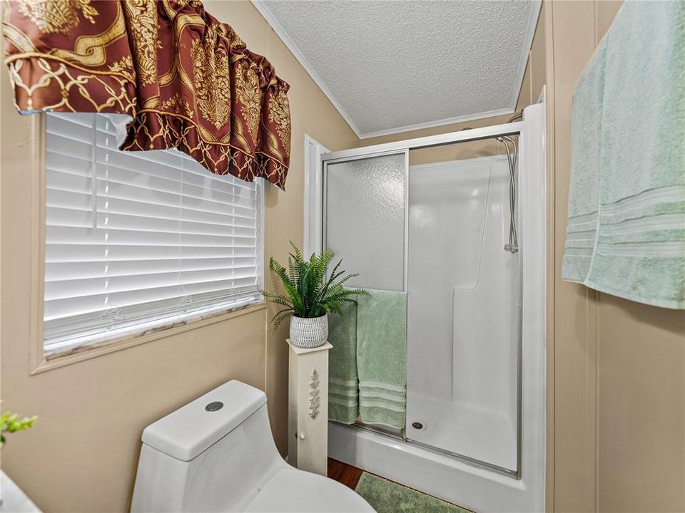 For Sale: $299,000 (2 beds, 2 baths, 1604 Square Feet)