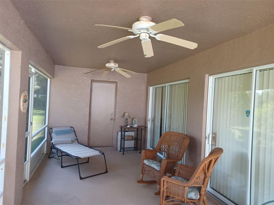 For Sale: $299,900 (3 beds, 2 baths, 1552 Square Feet)