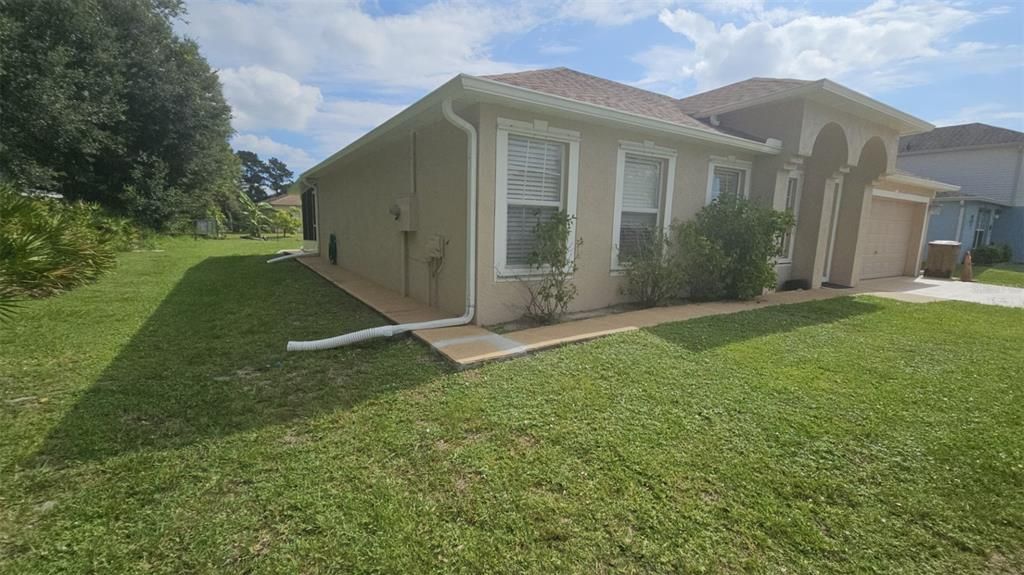 For Sale: $409,000 (4 beds, 2 baths, 2088 Square Feet)