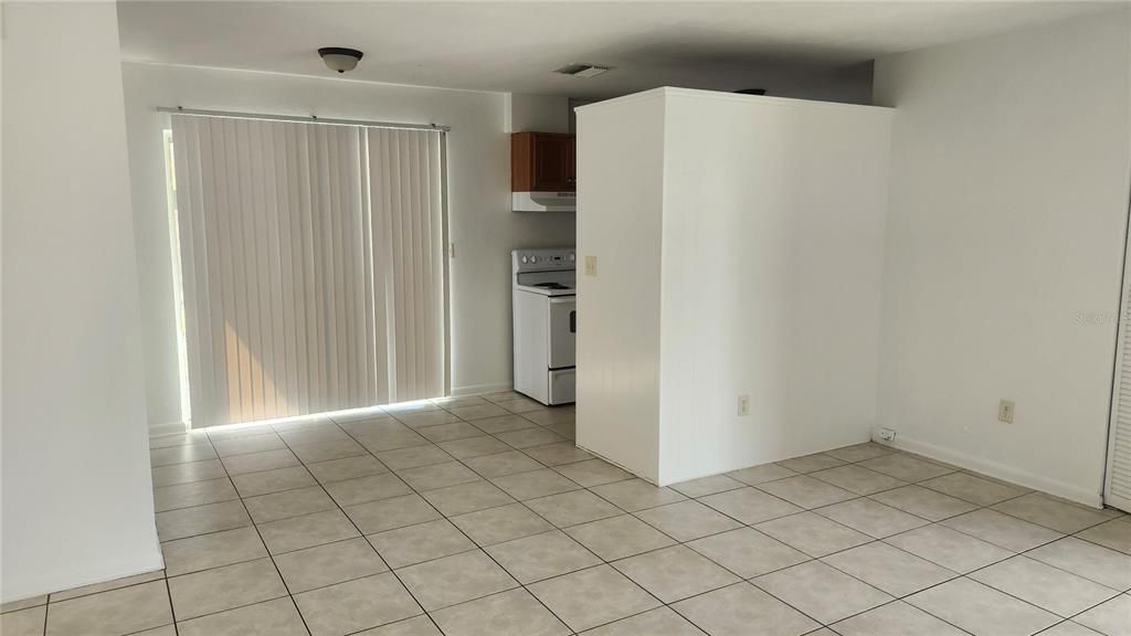 For Rent: $1,550 (2 beds, 1 baths, 816 Square Feet)