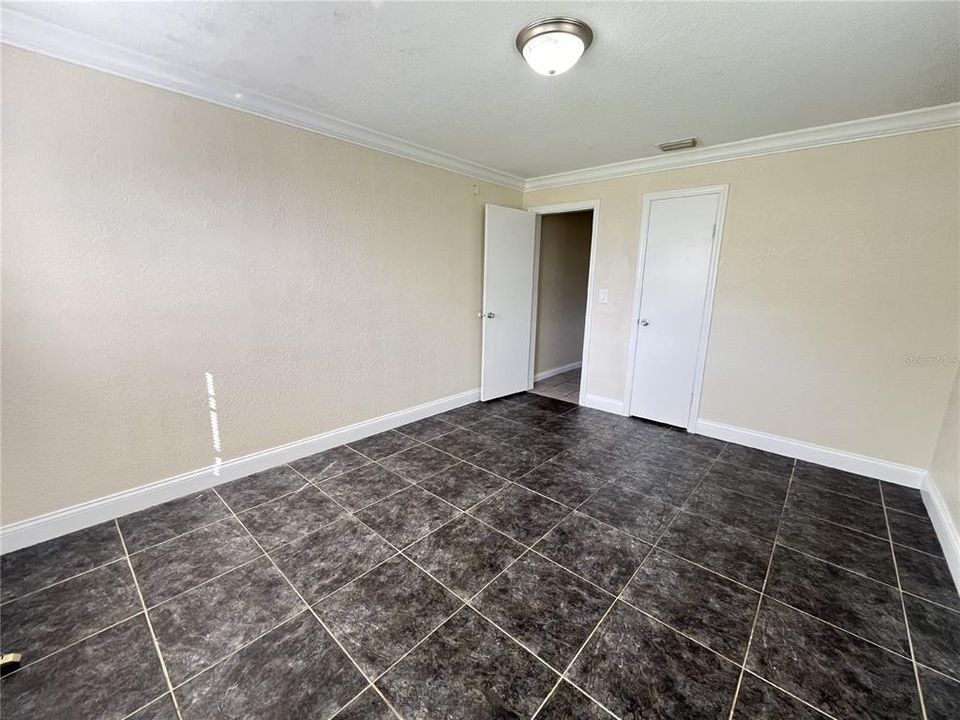 For Rent: $1,190 (2 beds, 1 baths, 983 Square Feet)