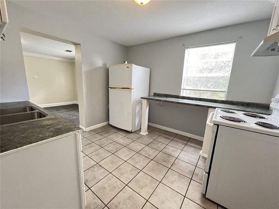 For Rent: $1,190 (2 beds, 1 baths, 983 Square Feet)