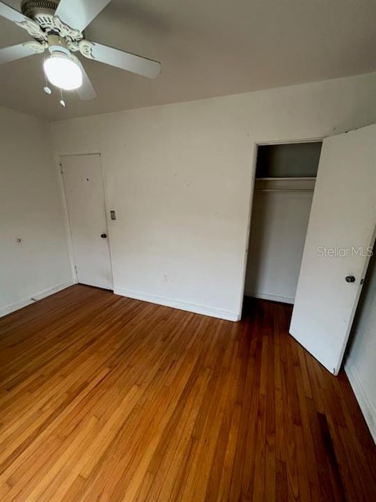 For Sale: $325,000 (2 beds, 1 baths, 877 Square Feet)