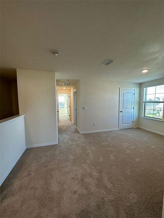 For Rent: $3,000 (3 beds, 2 baths, 1817 Square Feet)