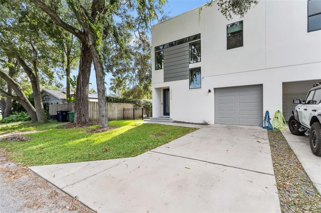 For Sale: $749,900 (3 beds, 2 baths, 1751 Square Feet)