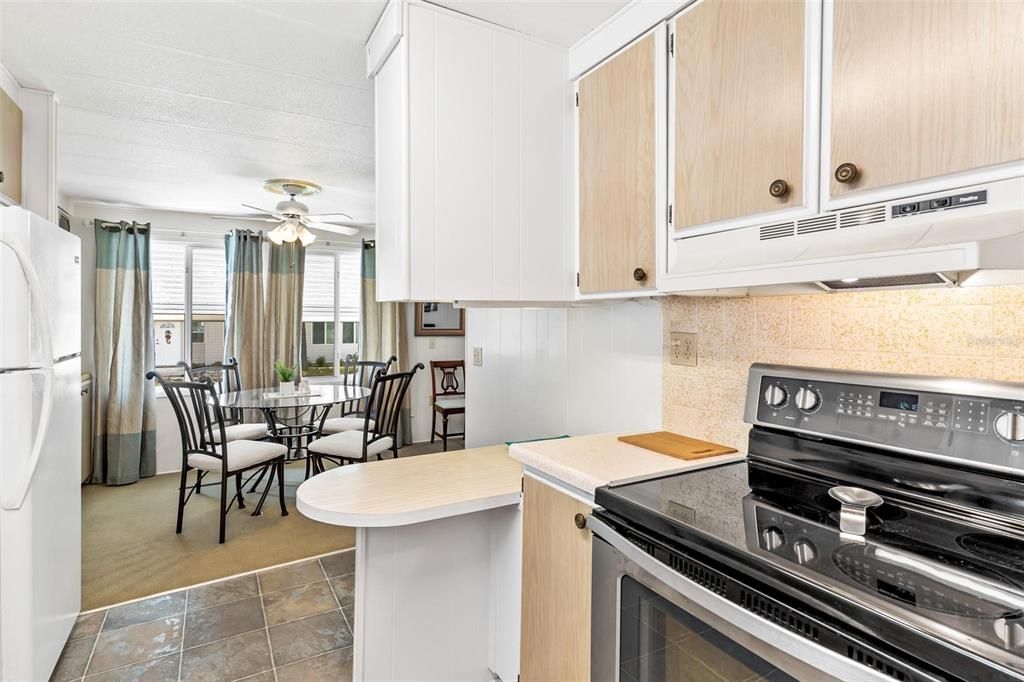 Kitchen with Breakfast Bar