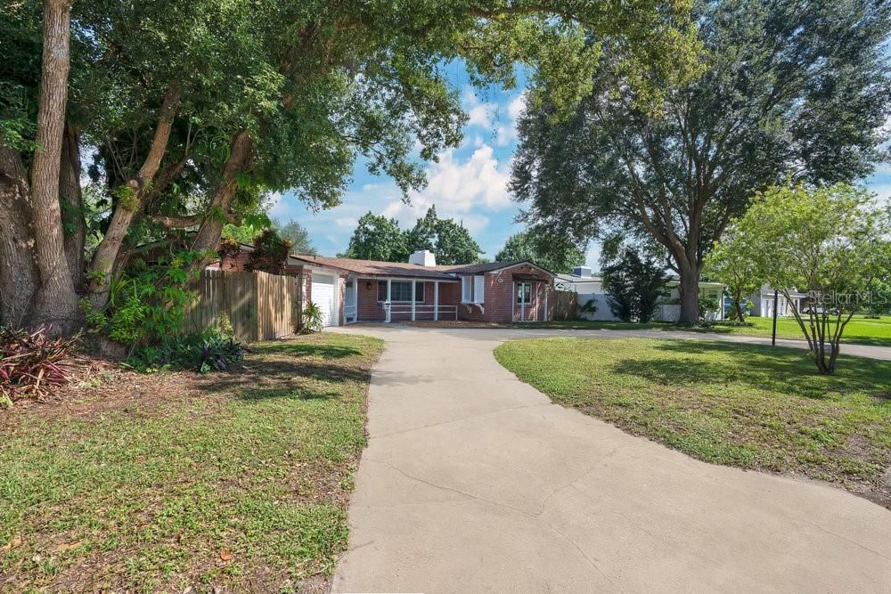 For Sale: $719,000 (3 beds, 2 baths, 2199 Square Feet)