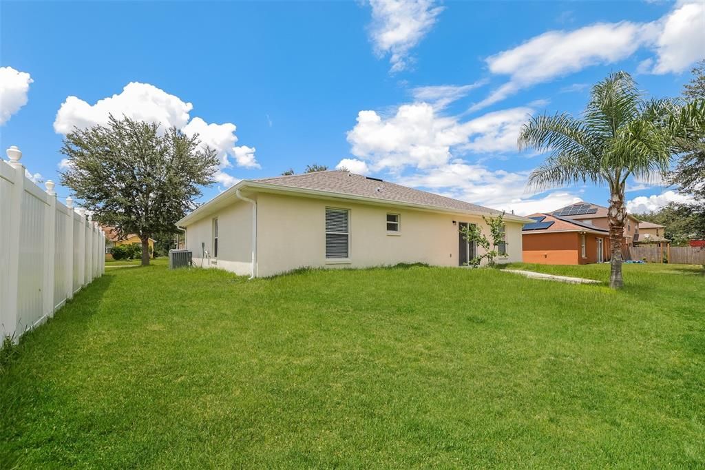 For Rent: $1,585 (3 beds, 2 baths, 1563 Square Feet)