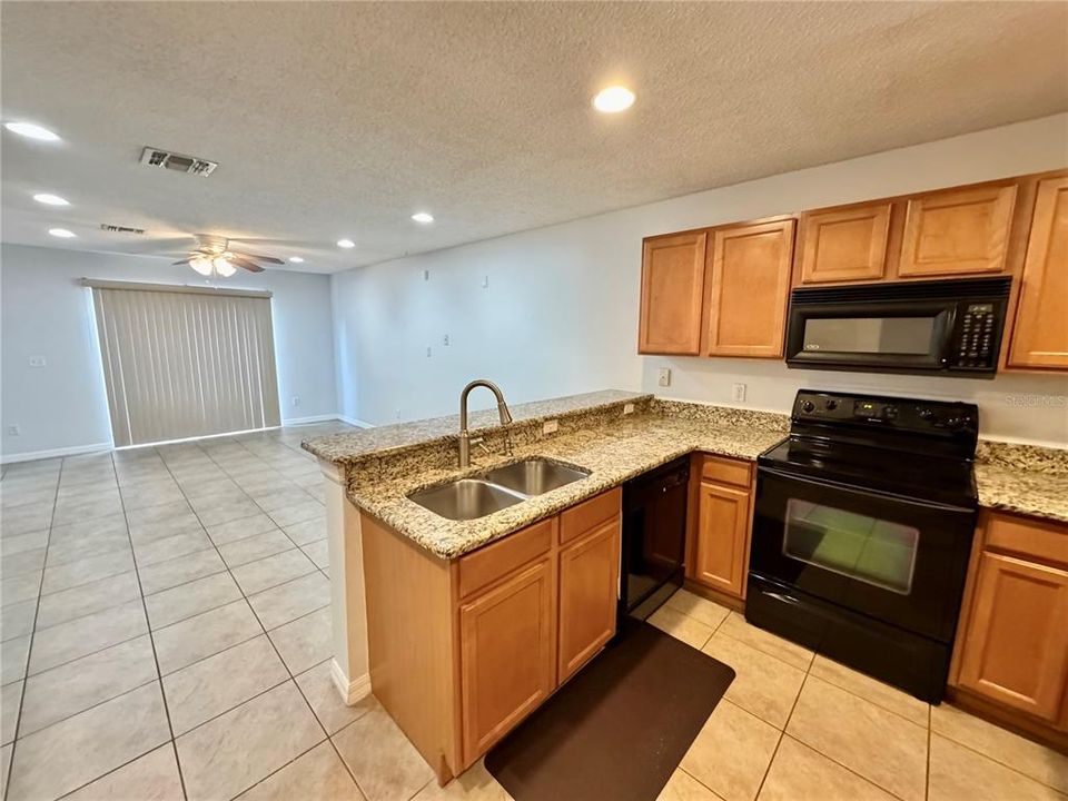 For Rent: $2,199 (3 beds, 2 baths, 1483 Square Feet)