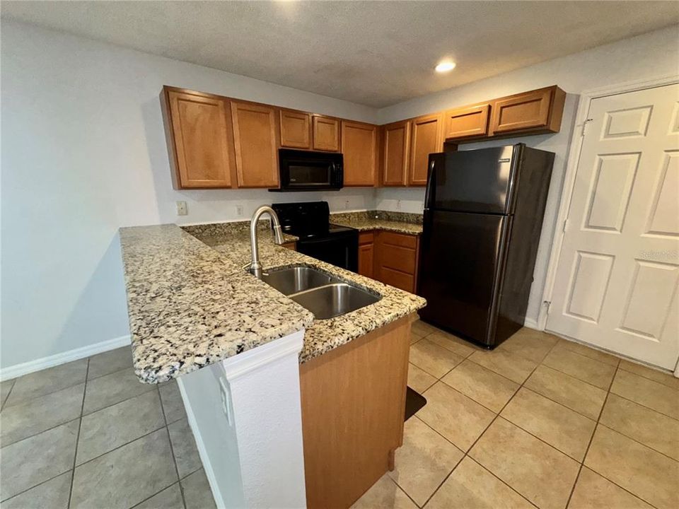 For Rent: $2,199 (3 beds, 2 baths, 1483 Square Feet)