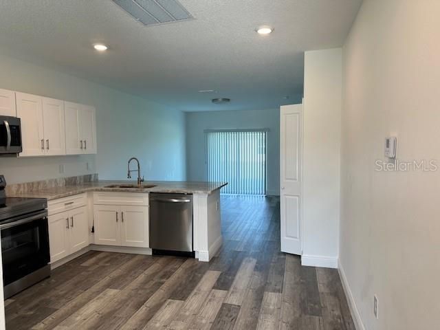 For Rent: $1,600 (3 beds, 2 baths, 1215 Square Feet)