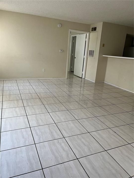 For Rent: $1,750 (2 beds, 2 baths, 1026 Square Feet)