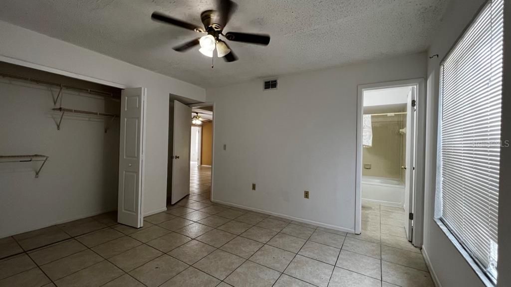 For Rent: $2,100 (3 beds, 3 baths, 1389 Square Feet)