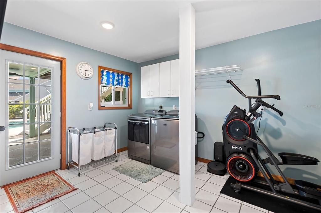 Active With Contract: $939,000 (4 beds, 3 baths, 3169 Square Feet)