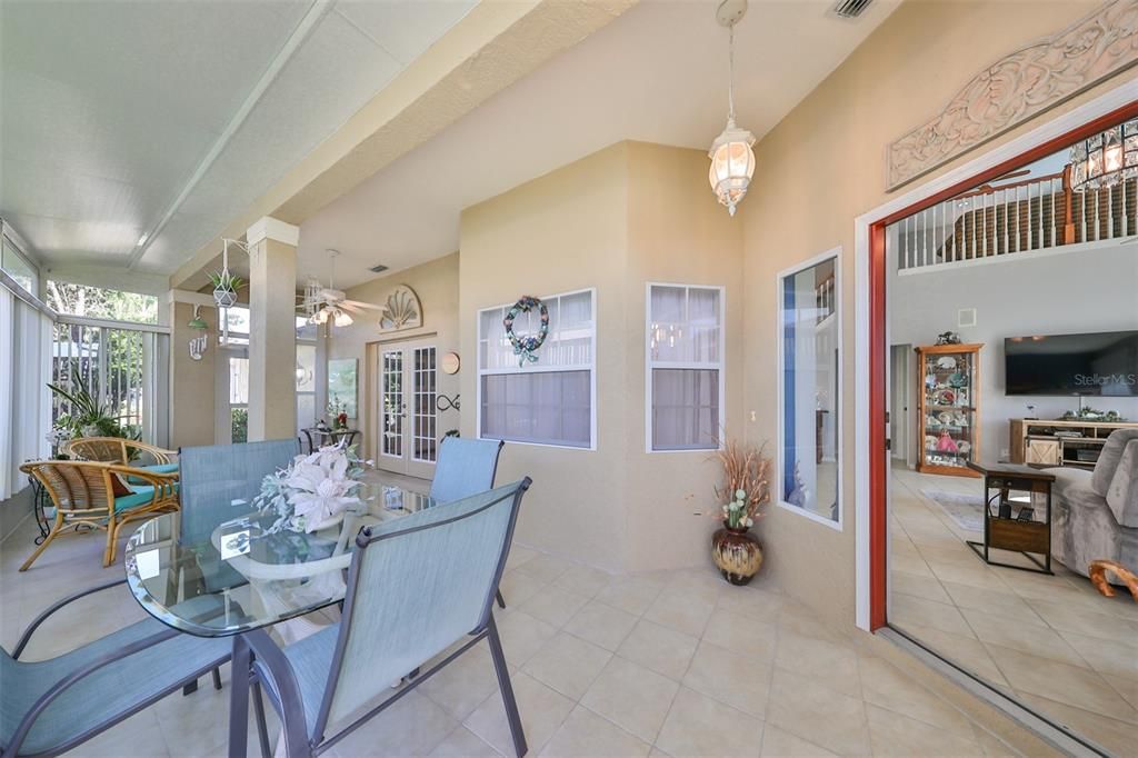 For Sale: $399,900 (3 beds, 3 baths, 1984 Square Feet)