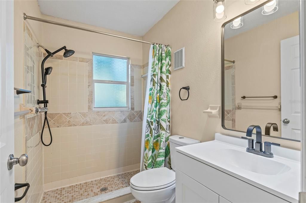 For Sale: $334,500 (3 beds, 2 baths, 1296 Square Feet)