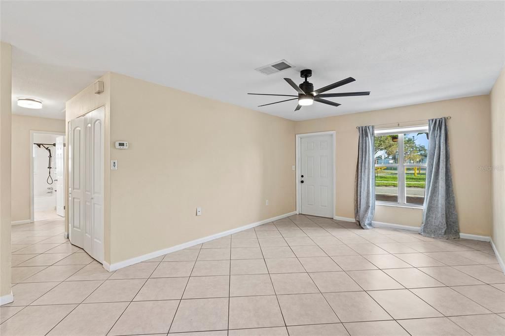 For Sale: $334,500 (3 beds, 2 baths, 1296 Square Feet)