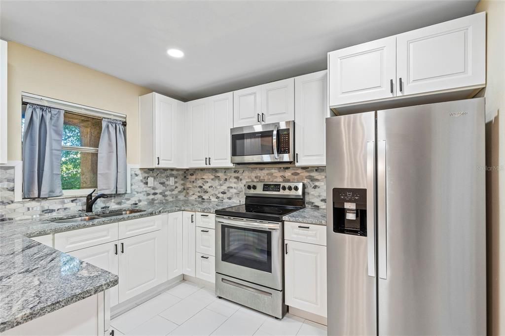 For Sale: $334,500 (3 beds, 2 baths, 1296 Square Feet)