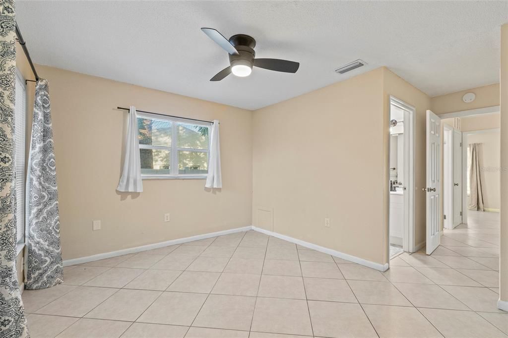 For Sale: $334,500 (3 beds, 2 baths, 1296 Square Feet)