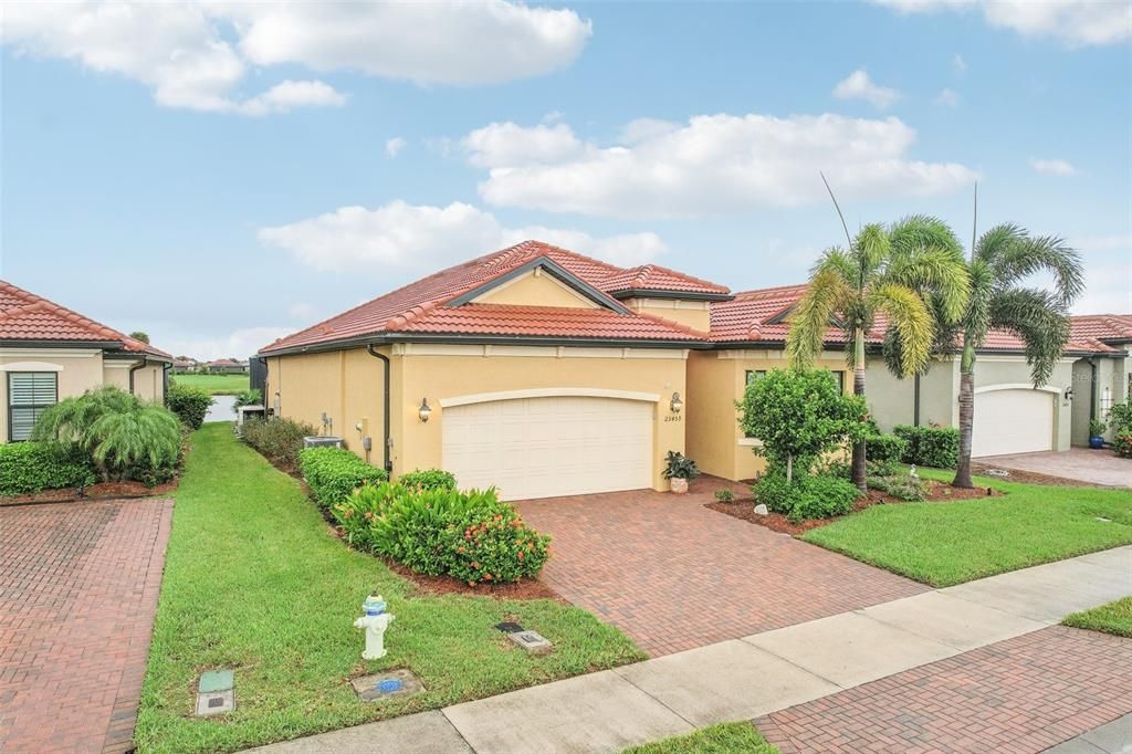 For Sale: $838,900 (3 beds, 2 baths, 2078 Square Feet)