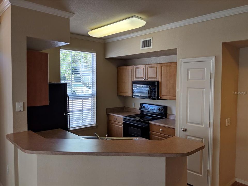 For Rent: $1,650 (1 beds, 1 baths, 848 Square Feet)