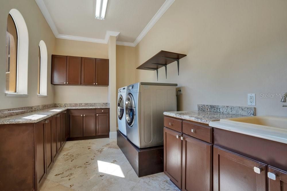 Huge Laundry room on main level