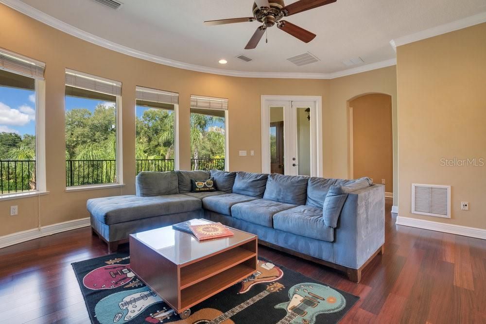 Loft Sitting area opens to the deck