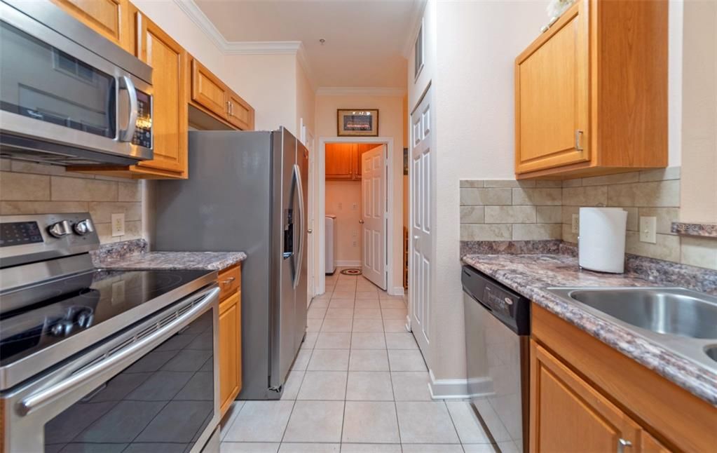 For Sale: $208,900 (2 beds, 2 baths, 1205 Square Feet)