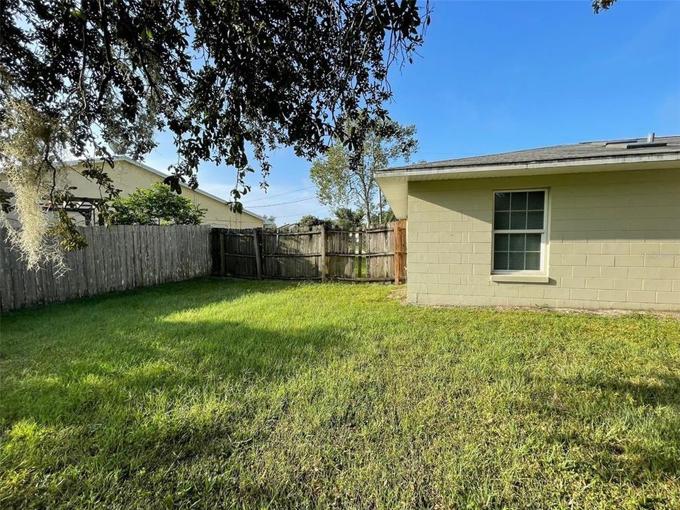 For Rent: $1,800 (3 beds, 2 baths, 1236 Square Feet)