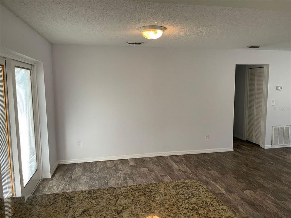 For Rent: $1,800 (3 beds, 2 baths, 1236 Square Feet)