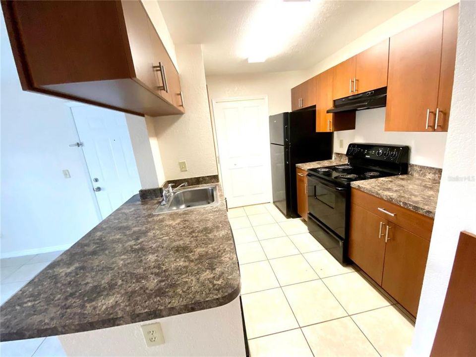 For Rent: $1,400 (1 beds, 1 baths, 583 Square Feet)