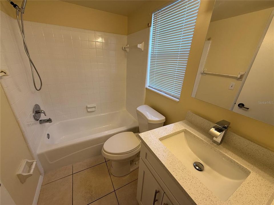 For Rent: $1,100 (1 beds, 1 baths, 624 Square Feet)