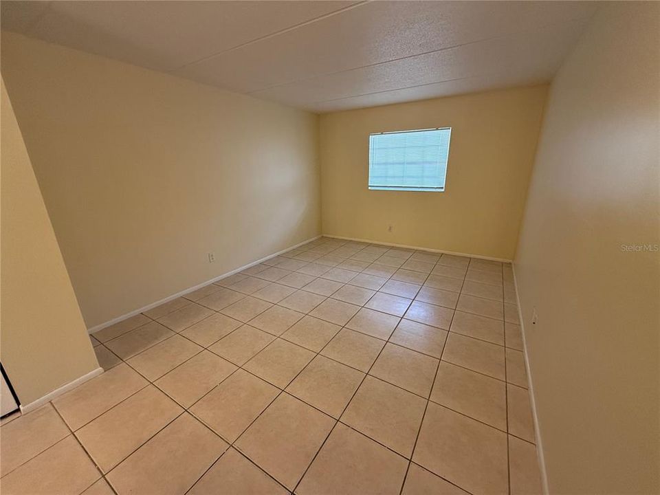 For Rent: $1,100 (1 beds, 1 baths, 624 Square Feet)