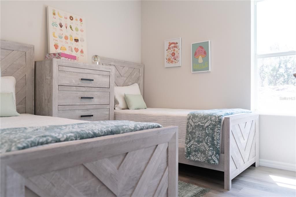 Lakeside Cottages Interior Guest Bedroom