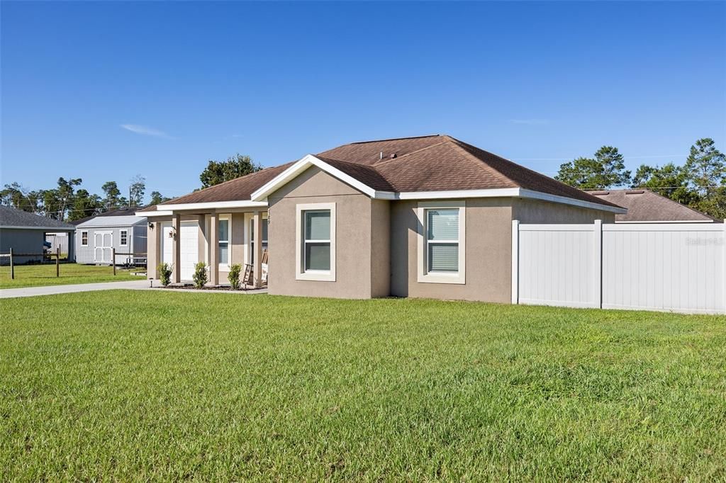 For Sale: $299,900 (3 beds, 2 baths, 1079 Square Feet)