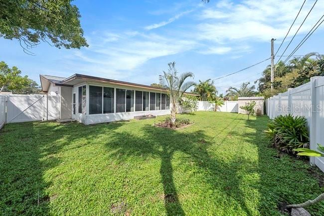 For Sale: $530,000 (3 beds, 2 baths, 1590 Square Feet)