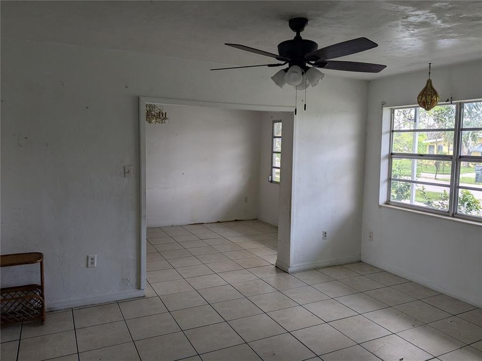 For Sale: $235,000 (4 beds, 1 baths, 1820 Square Feet)